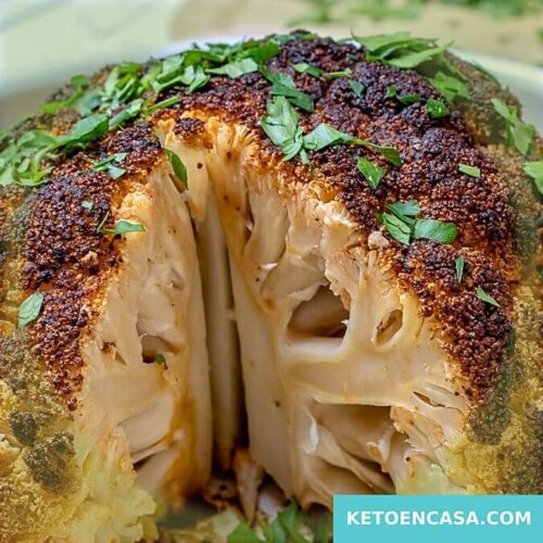 Coliflor entera al horno Keto - Receta vegetariana rápida y deliciosa